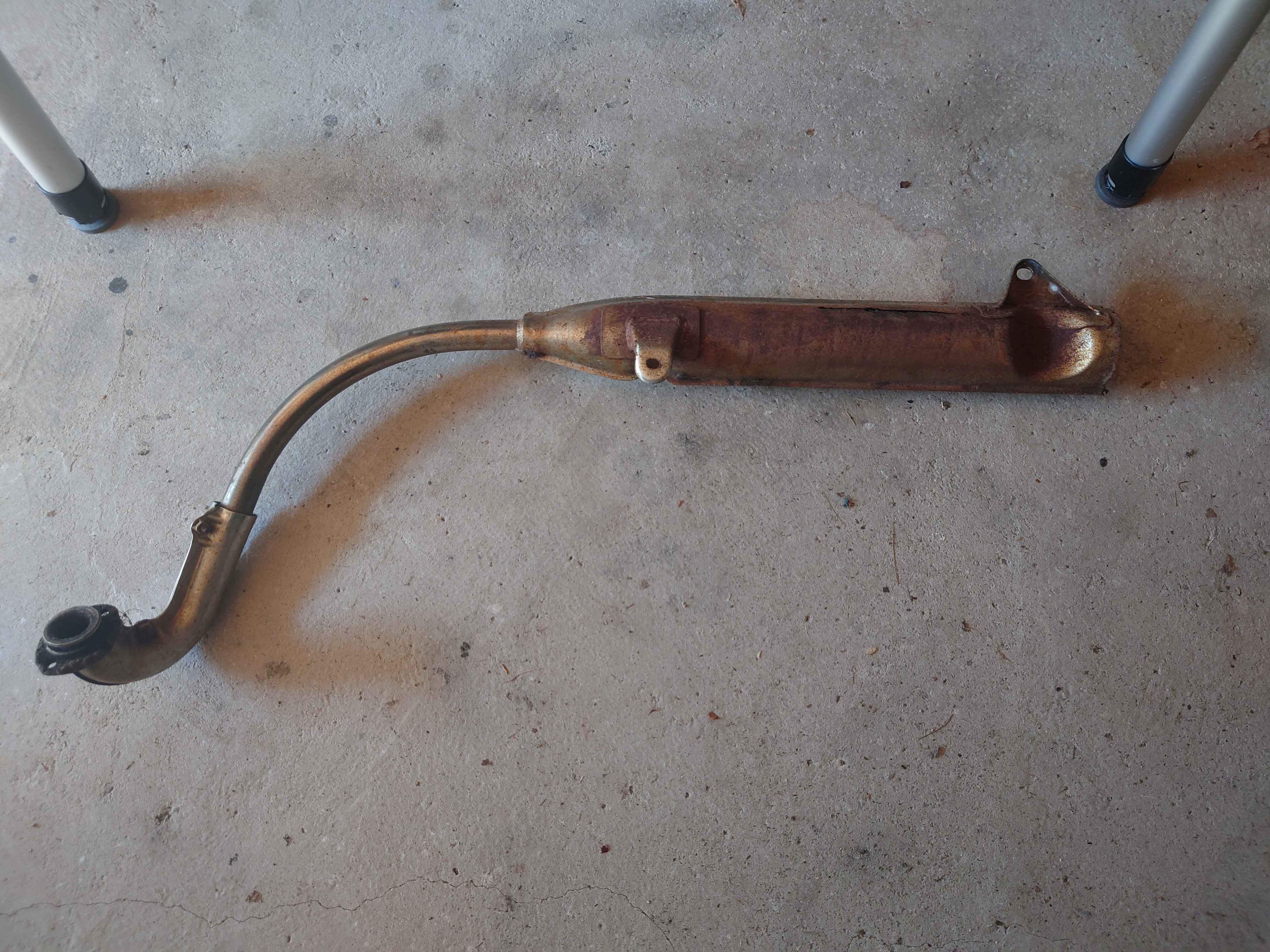 Rusted exhaust pipe